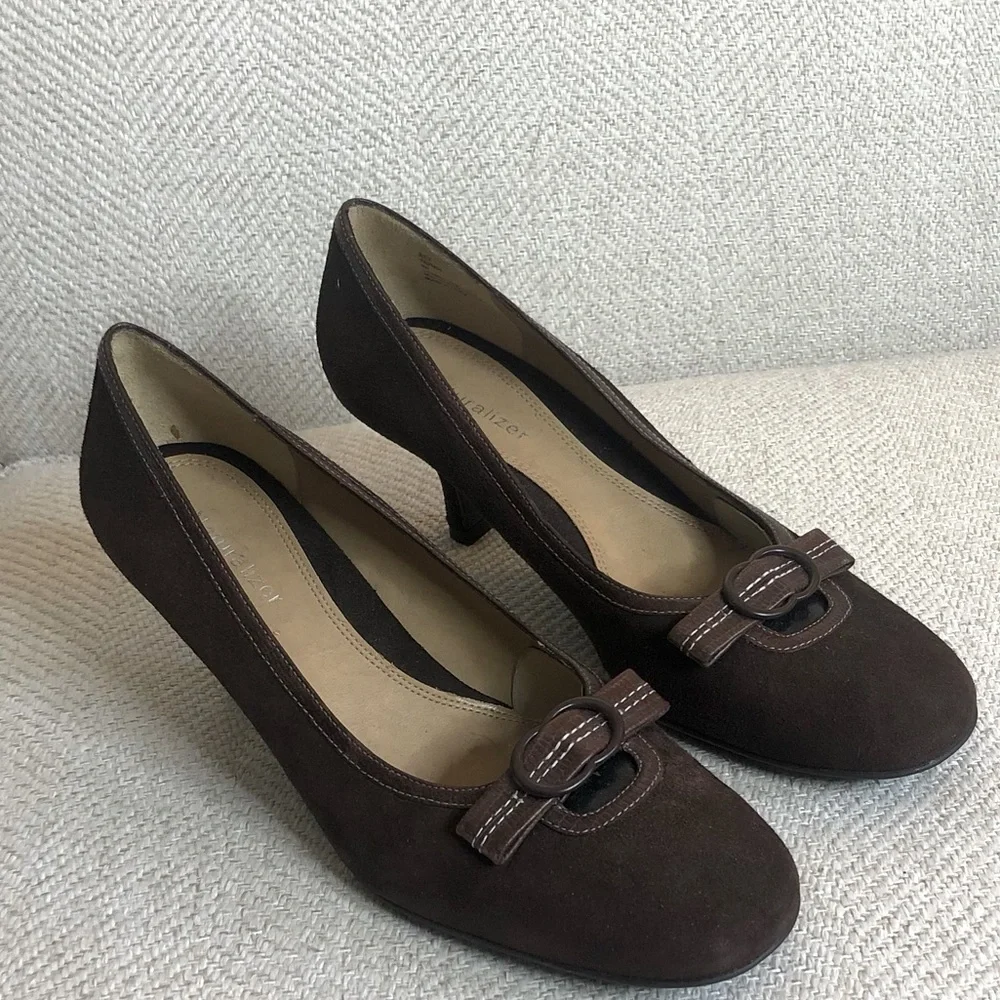 Naturalizer brown suede round toe buckle detail 3